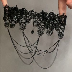 Black wrap around choker